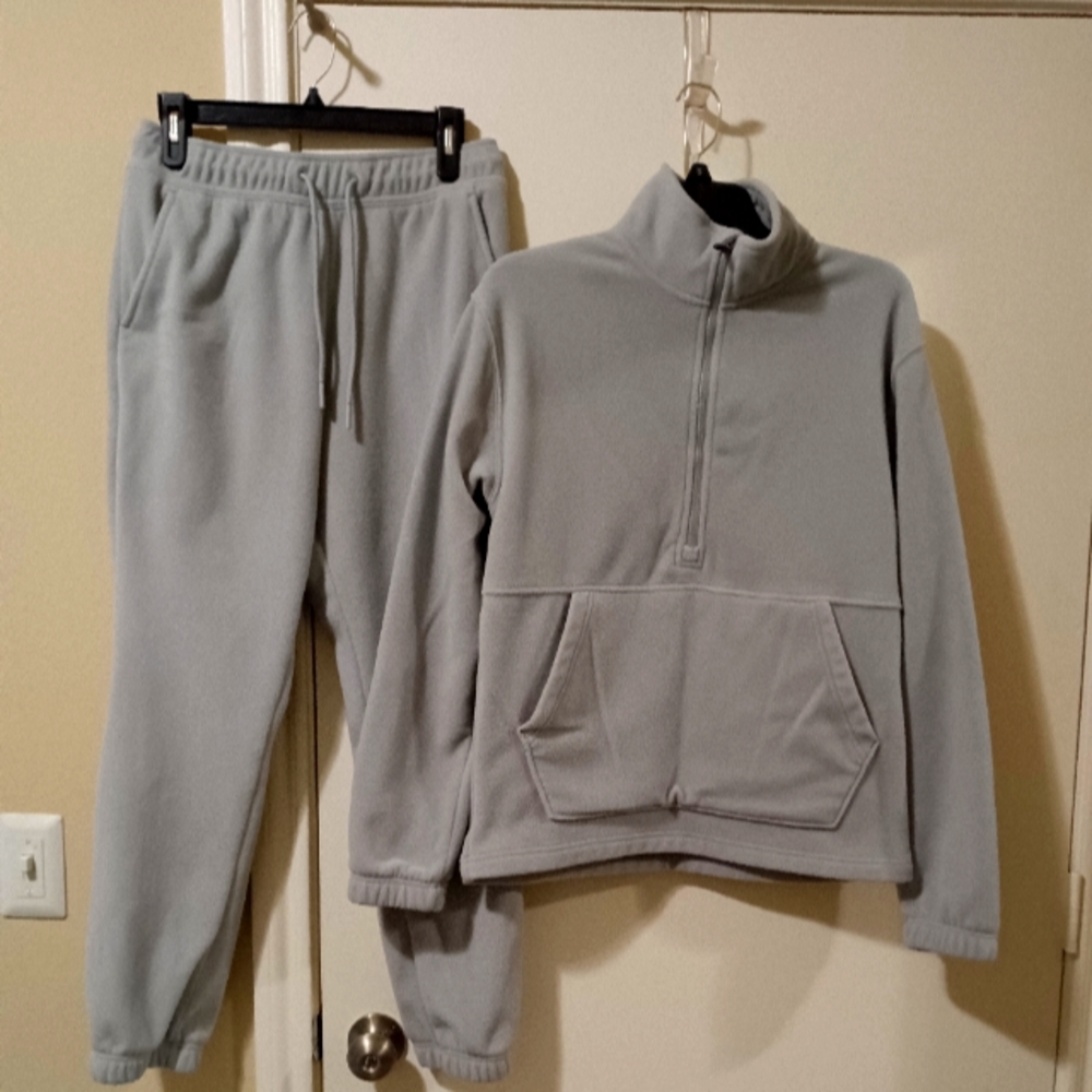 Xersion Gray Fleece Joggers Set